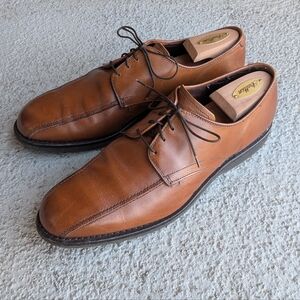 Allen Edmonds Brown Oxfords with Split-Toe Design